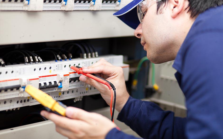 cherche électricien pas cher Paris 11
